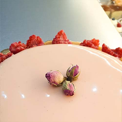 Torte personalizzate per compleanni, matrimoni ed eventi speciali, create su misura per ogni occasione.